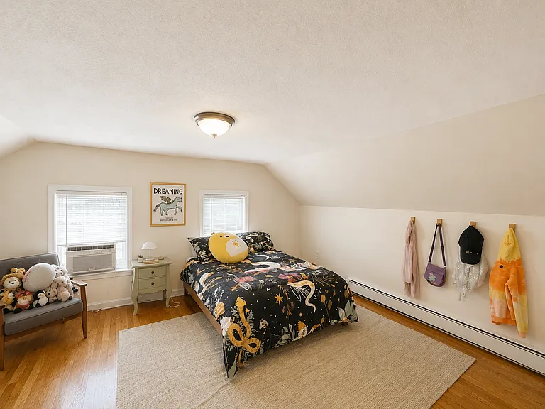 286 Salem St — Photo 9