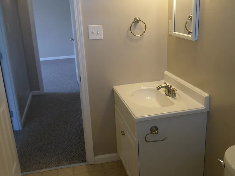 5526 Humbert Rd — Photo 14