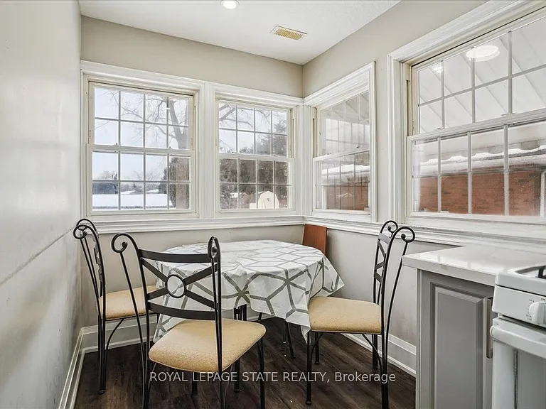 251 King St E #UPPER — Photo 9