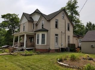 105 N 11th St, Atchison, KS 66002