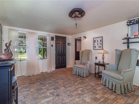3rd image of 207 Maruba Ave