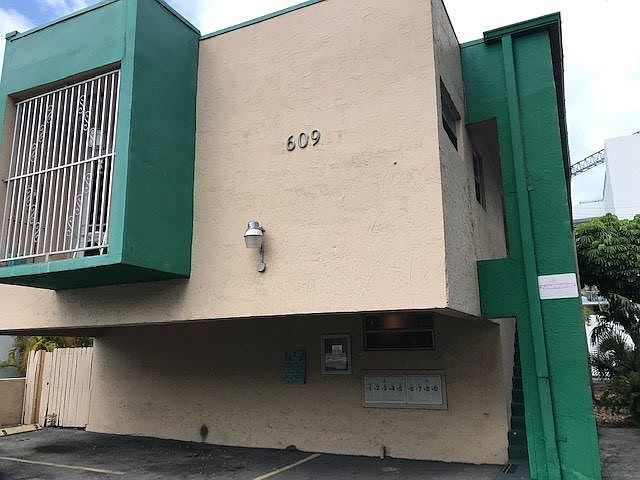 1st image of 609 Euclid Ave APT 2