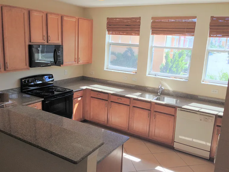 690 Amador Ln #2 — Photo 24