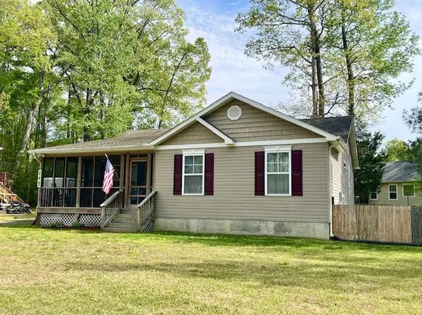 245 Fort King Dr, Colonial Beach, VA 22443