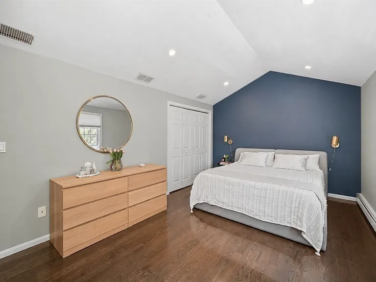 59 Wyvern St — Photo 12