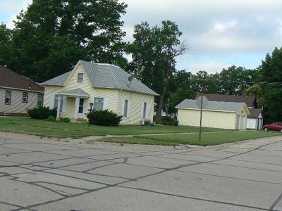 605 1st St, Deshler, NE, 68340