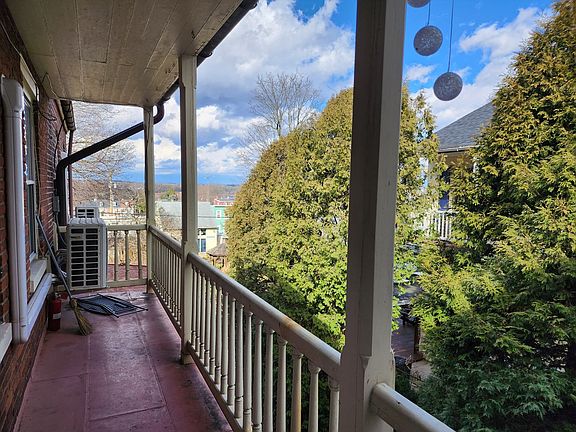 4th image of 711 E Orange St #3