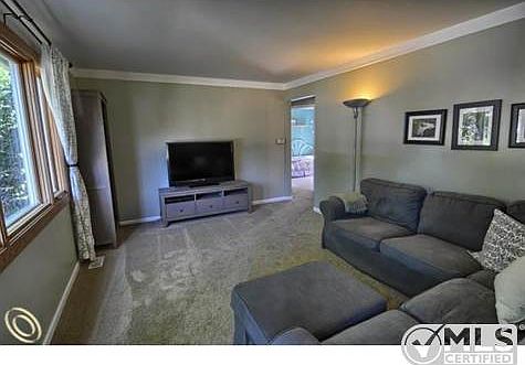 Living Room.jpg