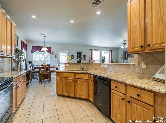 5th image of 520 Friar Rock Way
