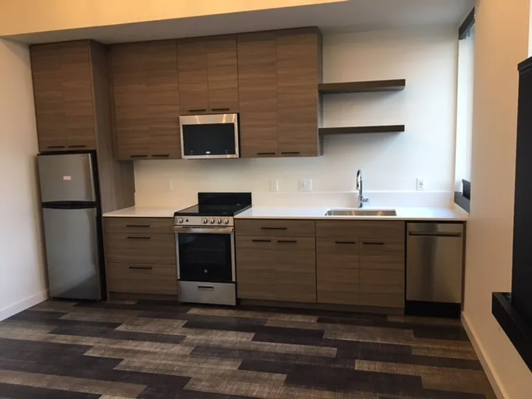Ferry Street Manor — Photo 2