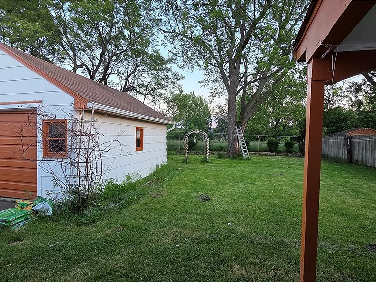 419 Cherokee Dr — Photo 35