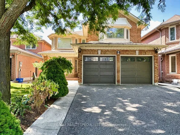 9 Siesta Ct, Brampton, ON L6R 1P2