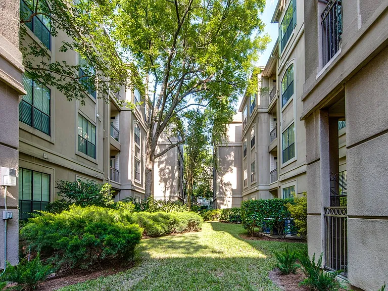 Post Oak at Woodway — Photo 23