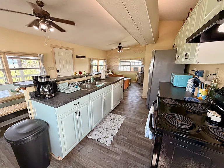 219 Flamingo St — Photo 17