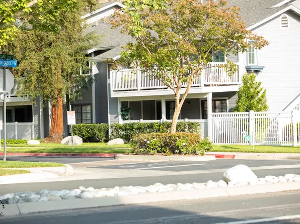 1751 Crystal Canyon Dr, Azusa, CA 91702