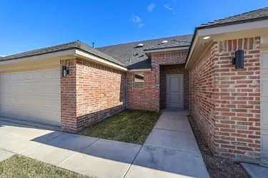 7617 Woodford Ave - 7617 Woodford — Photo 3