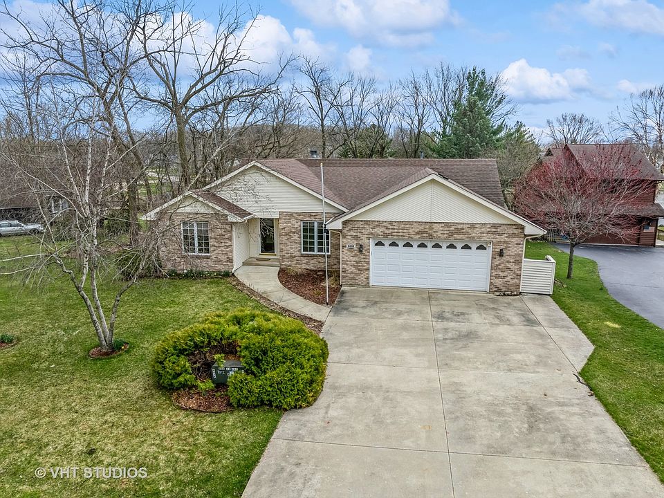 1st image of 608 Candlewick Dr NE