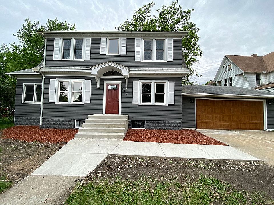 Street view front of house