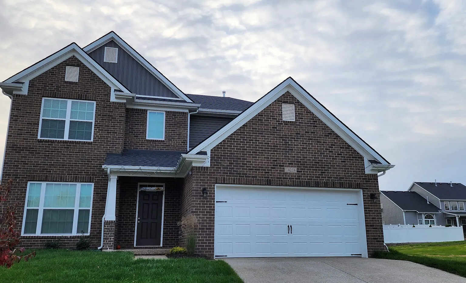 5 bed, 2800 sqft, $3,075 — Photo 1