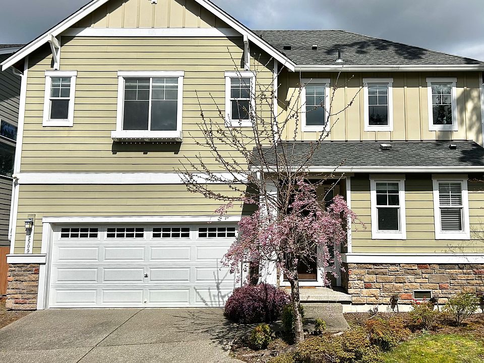 Welcome HOME to this bright & spacious 3 bedroom, 2.5 bath residence in a fabulous Bothell community!