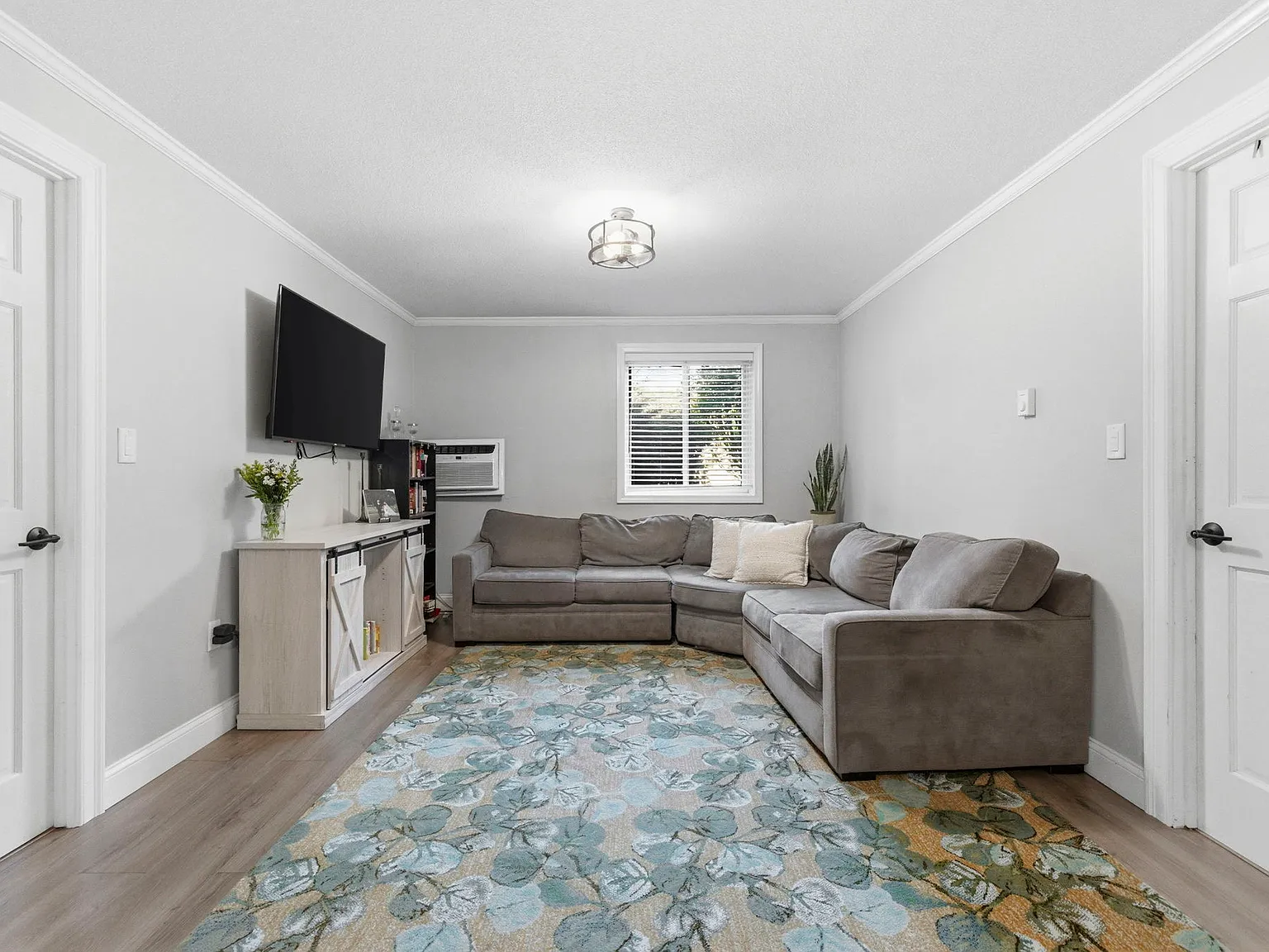 2 bed, 796 sqft, $2,800 — Photo 2