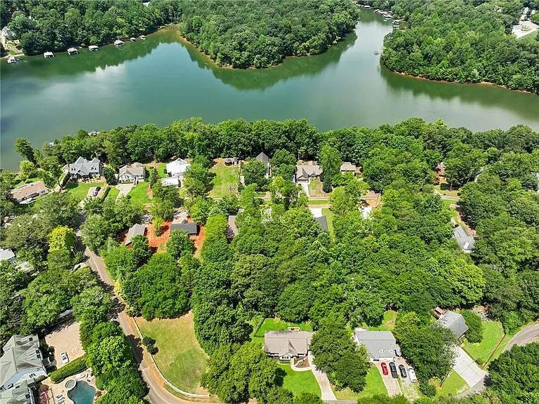8083 Beachwood Dr — Photo 38