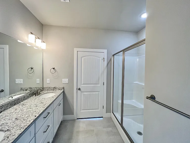 904 Maple View St — Photo 12
