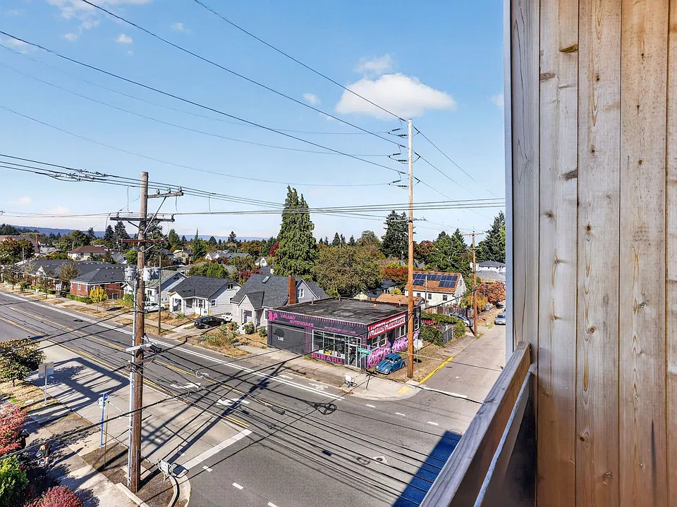 7480 N Delaware Ave - Modern North Portland Living