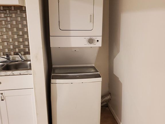 4th image of 2710 Glasgow Ave