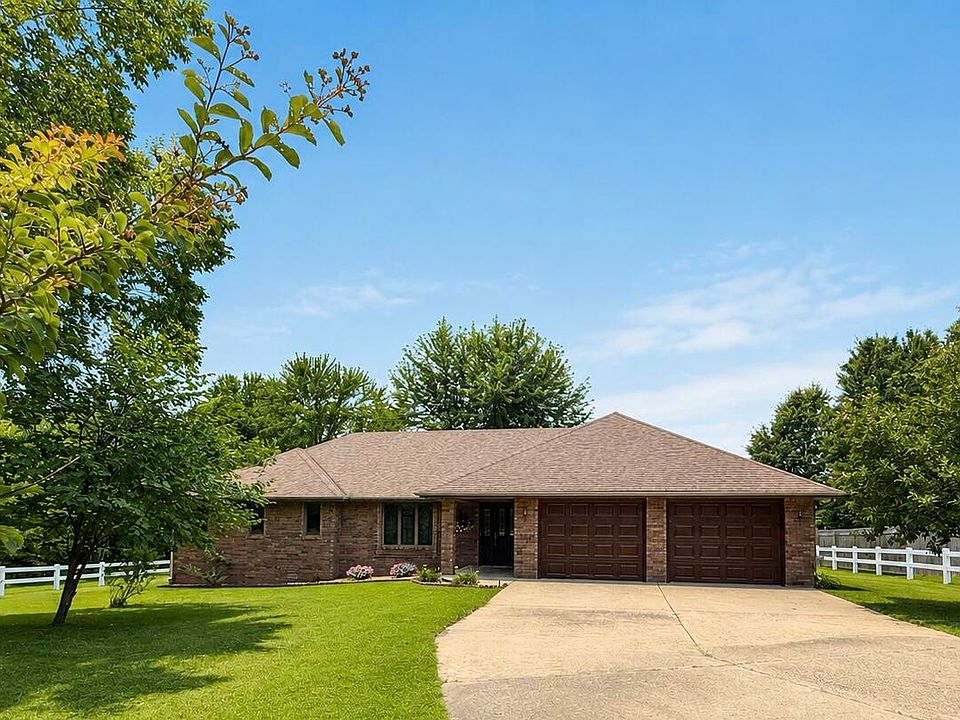 1st image of 1501 Woodland Circle