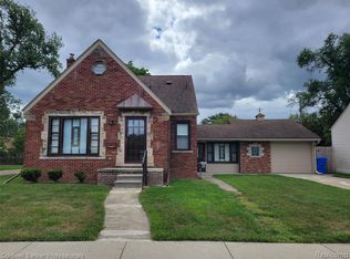 8222 Hupp Ave, Warren, MI 48089