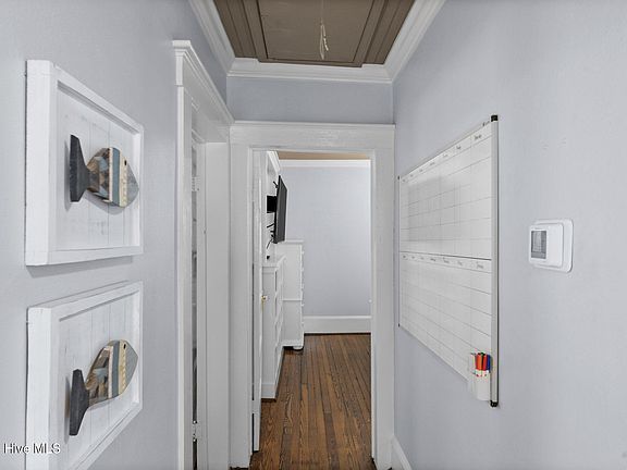 5th image of 608 Arendell Street