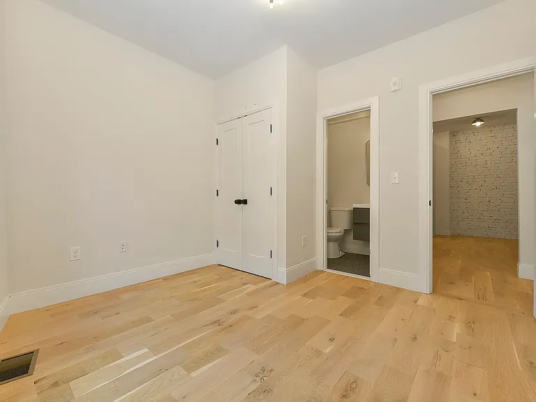 200 Maverick St #3 — Photo 2
