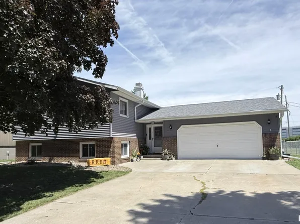 1715 Meadow Lark Dr, Galesburg, IL 61401