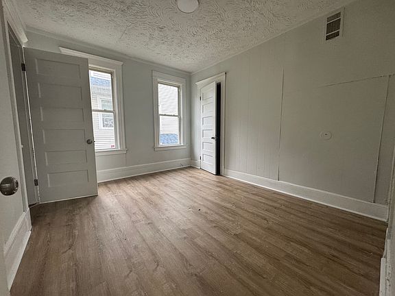 5th image of 183-B2 Chestnut Ave #B2
