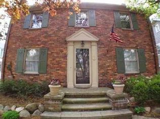 7 Norwich Rd, Pleasant Ridge, MI 48069