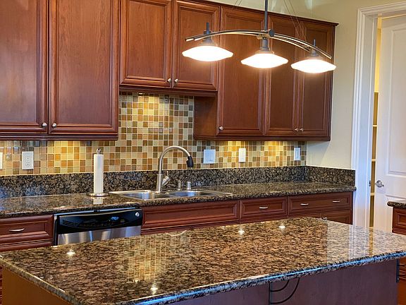 5th image of 1021 Scott St APT 158