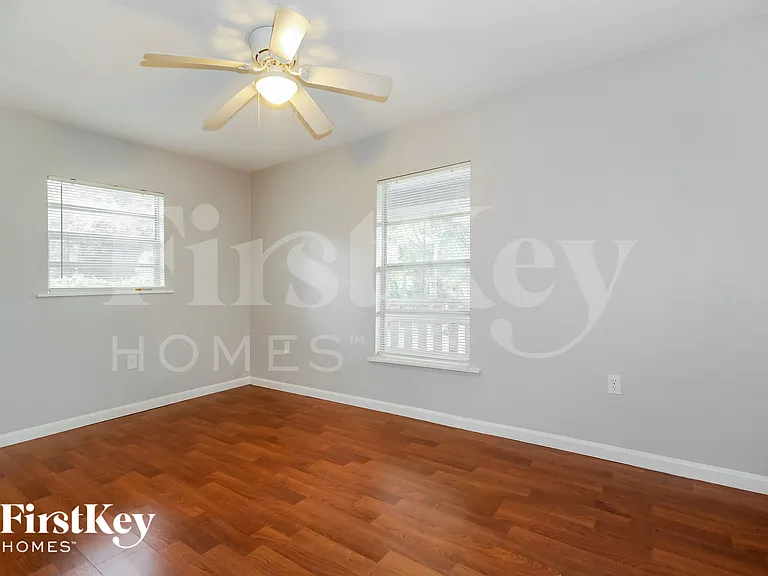 8240 Stoner Rd — Photo 11