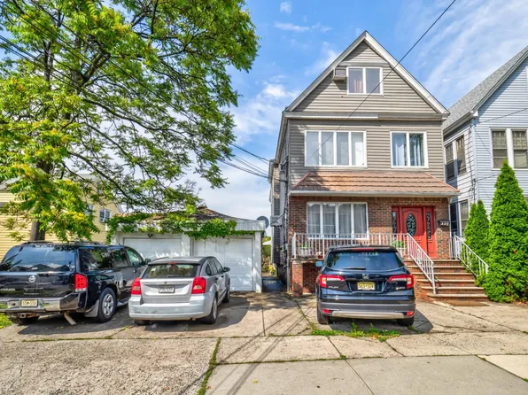 135-137 W 32nd St, Bayonne, NJ 07002
