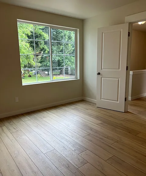 910 Hardcastle Ave — Photo 7