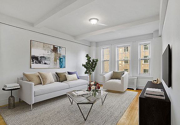 4th image of 685 W End Ave #7C