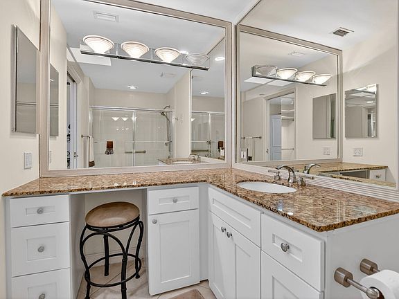 4th image of 19830 Sawgrass Drive #301