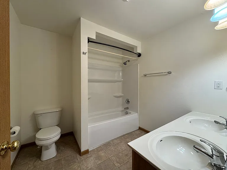 700 Hillside Rd — Photo 19