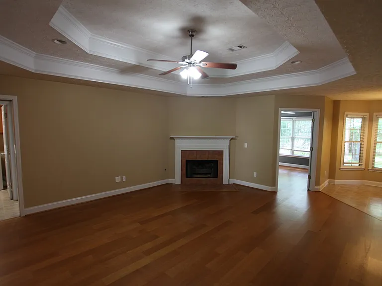 1704 Stone Pointe Dr — Photo 4