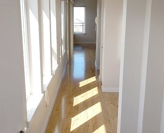 5th image of 1835 Queen Anne Ave N #17558633