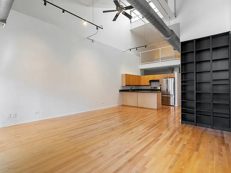 203 S Sangamon St #303 — Photo 7