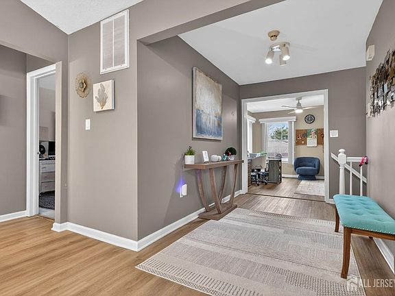 3rd image of 5 Scarborough Rd #D