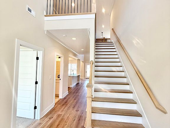 3rd image of 2425 Tributary Dr