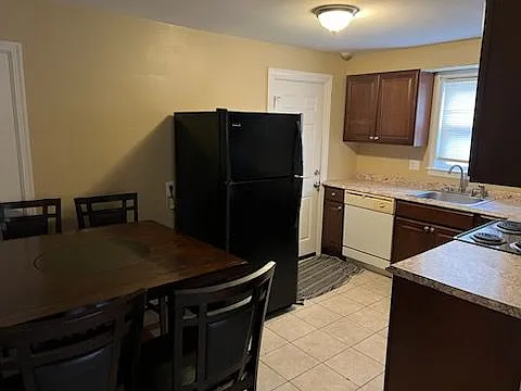 65 Johnson St #1R — Photo 9