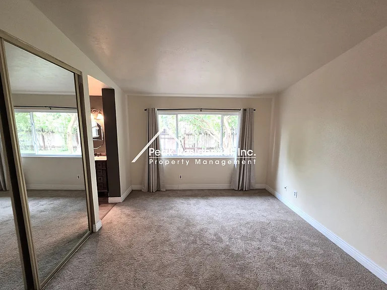 6249 Sunmist Way — Photo 21